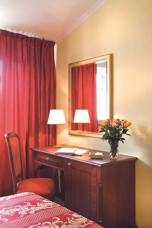 Il Nido Della Rondine Aparthotel Λούκα