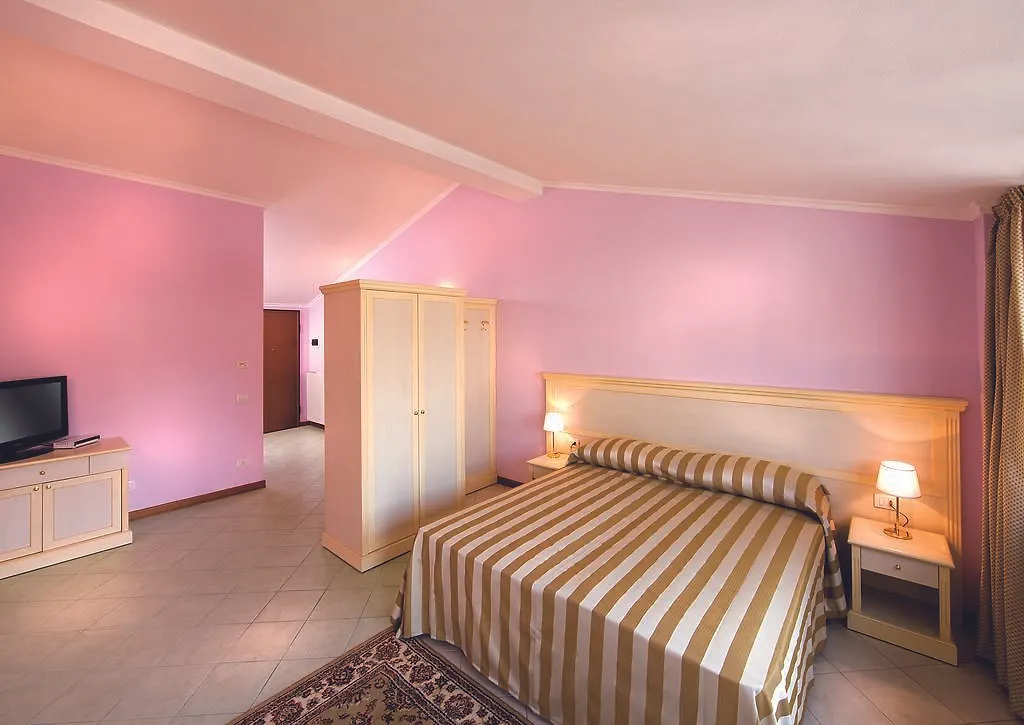 Il Nido Della Rondine Aparthotel Λούκα 3*,  Ιταλία