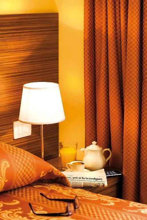 Il Nido Della Rondine Aparthotel Λούκα
