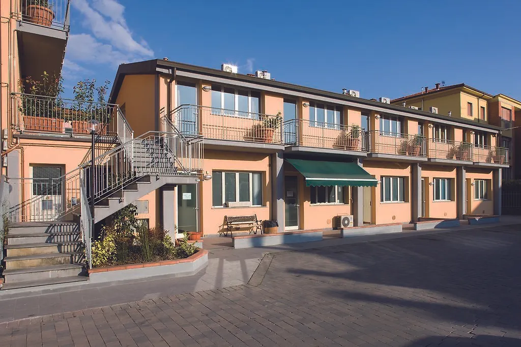 Il Nido Della Rondine Aparthotel Λούκα
